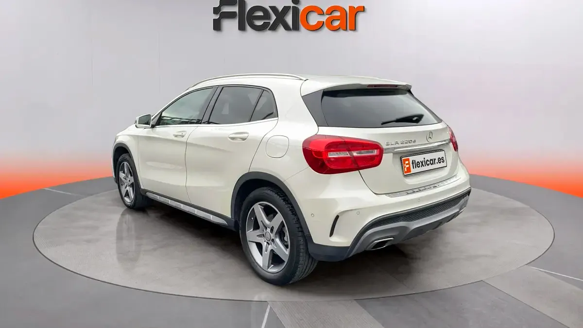 Usado Mercedes GLA220 AMG line 177 CV (130 kW) 2016 Blanco SUV