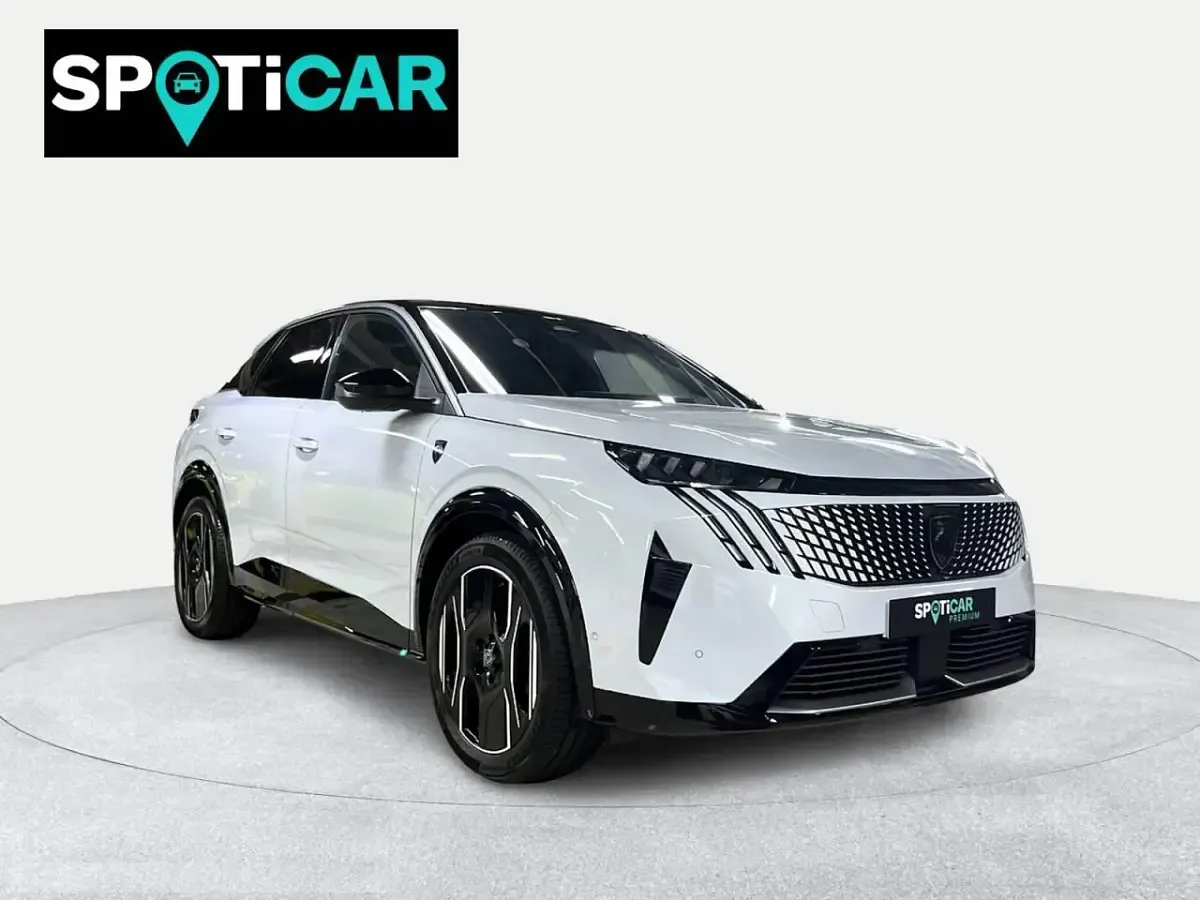 Usado Peugeot e-3008 GT 157 kW (214 CV) 2024 Blanco SUV