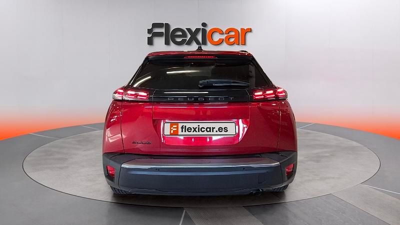 Usado Peugeot 2008 Active 101 CV (74 kW) 2023 Rojo SUV