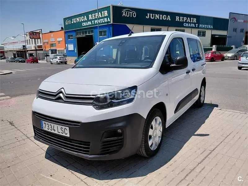 Usado Citroën Berlingo Live 102 CV (75 kW) 2021 Blanco Monovolumen