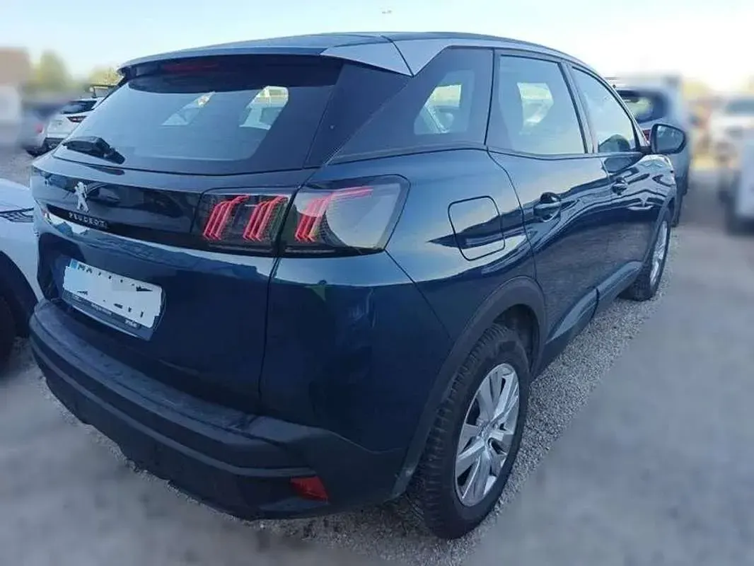 Usado Peugeot 3008 Active 131 CV (96 kW) 2021 Azul SUV