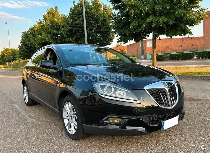 Usado Lancia Delta 150 CV (110 kW) 2009 Negro Utilitario