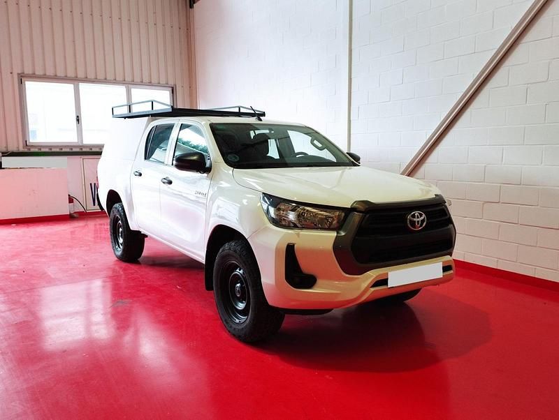 Usado Toyota HiLux 150 CV (110 kW) 2021 Blanco Pickup/Camioneta