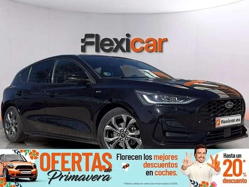 Usado Ford Focus ST-Line 125 CV (91 kW) 2023 Negro Utilitario