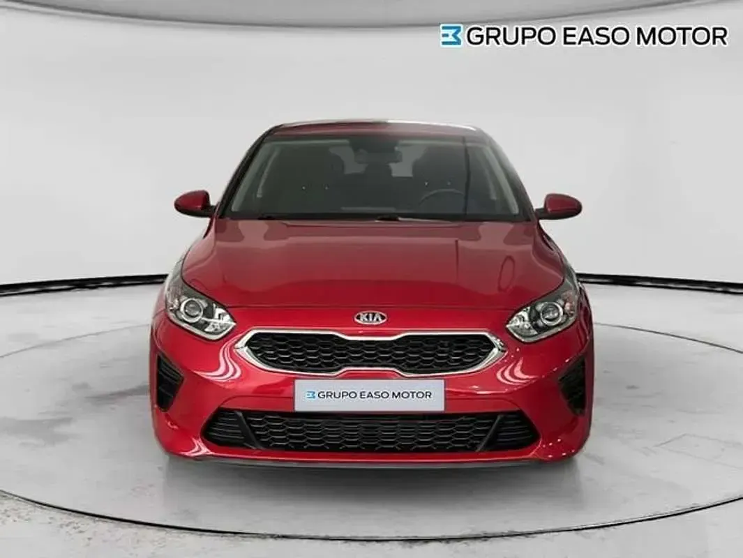 Usado Kia Ceed 101 CV (74 kW) 2021 Rojo Utilitario