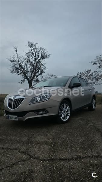 Gris / plata Usado 2010 Lancia Delta Utilitario | 4500 € (Un poco caro) - Imagen 1/4