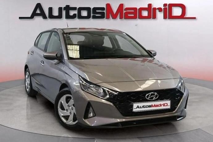 Usado Hyundai i20 101 CV (74 kW) 2022 Marrón Berlina