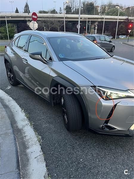 Usado Lexus UX Business Edition 184 CV (135 kW) 2023 Gris / plata SUV