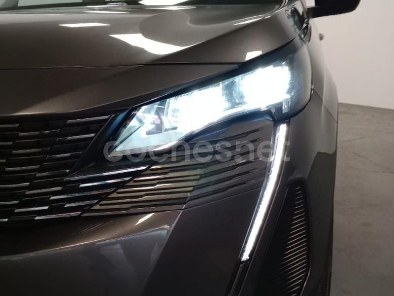Usado Peugeot 3008 Active 130 CV (95 kW) 2021 Gris / plata SUV