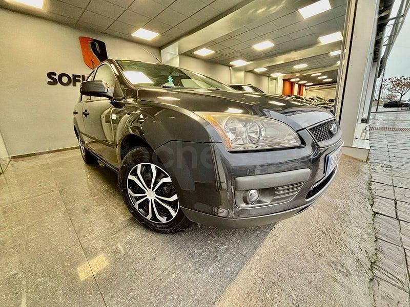 Gris / plata Usado 2007 Ford Focus Business Edition Berlina | 5990 € (Un poco caro) - Imagen 1/4