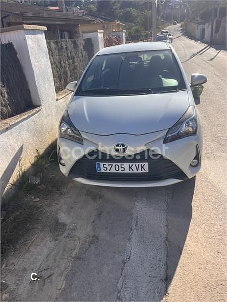 Blanco Usado 2019 Toyota Yaris City Berlina | 11.500 € (Precio justo) - Imagen 1/4