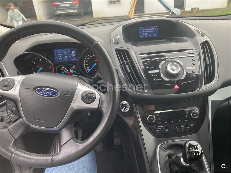 Negro Usado 2015 Ford Kuga Titanium SUV | 12.000 € (Precio justo) - Imagen 1/4