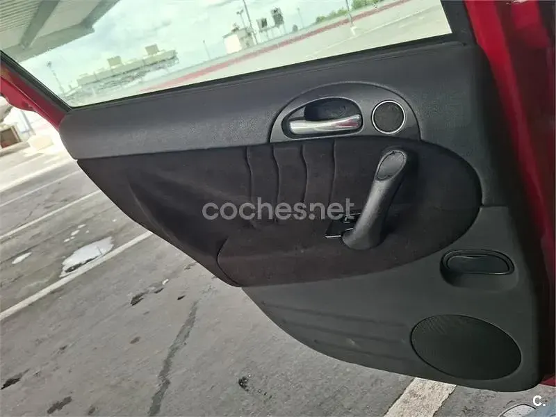 Usado Alfa Romeo 147 105 CV (77 kW) 2007 Rojo Utilitario