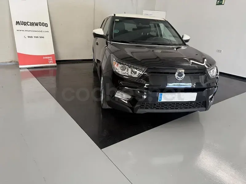 Usado SsangYong Tivoli Limited 115 CV (84 kW) 2018 Negro SUV