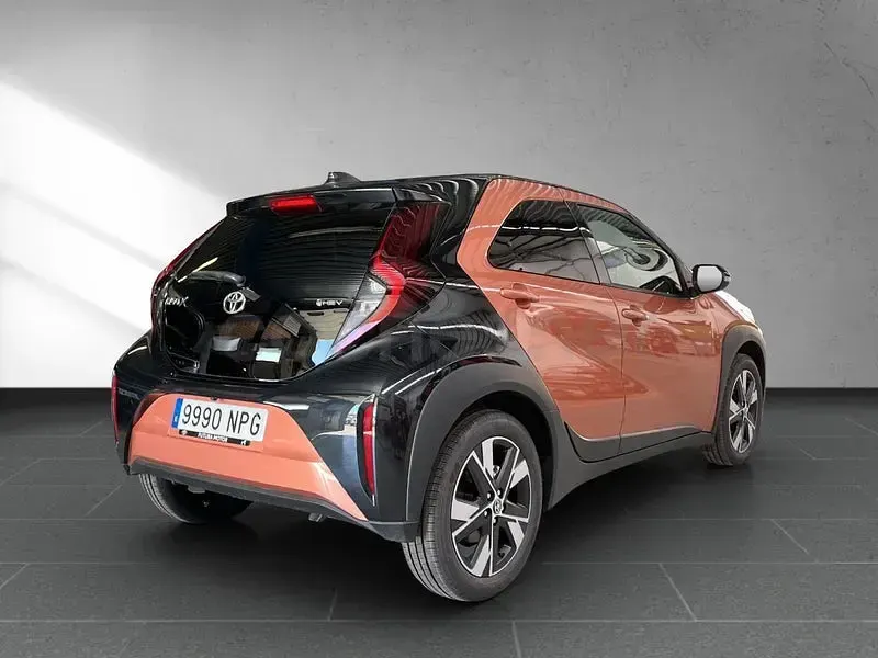 Nuevo Toyota Aygo X 116 CV (85 kW) 2026 Marrón SUV