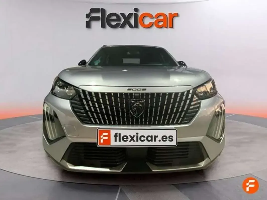Usado Peugeot 2008 Allure 131 CV (96 kW) 2024 Gris SUV