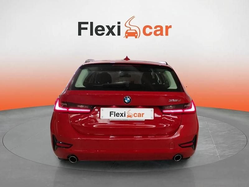 Usado BMW 318 151 CV (111 kW) 2022 Rojo Familiar
