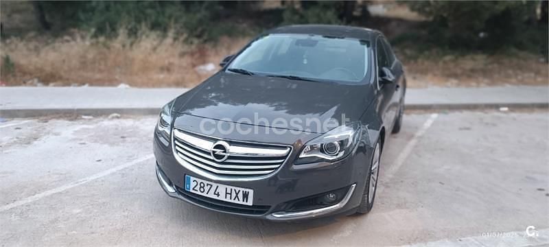 Usado Opel Insignia Excellence 140 CV (102 kW) 2014 Gris / plata Berlina