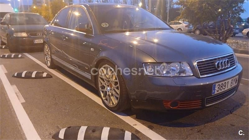 Usado Audi A4 130 CV (95 kW) 2002 Azul Berlina