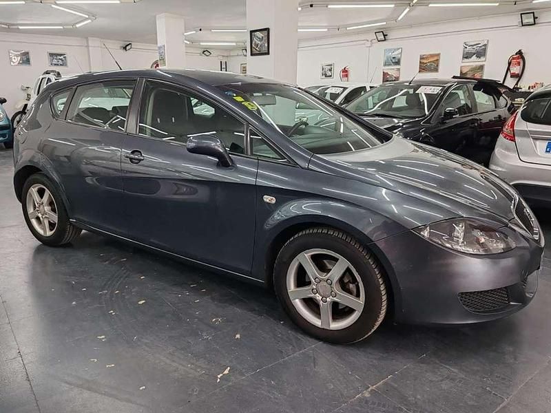 Usado Seat Leon Stylance 105 CV (77 kW) 2006 Gris Utilitario