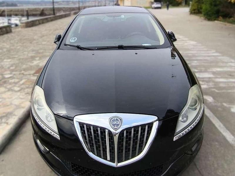 Usado Lancia Delta 120 CV (88 kW) 2009 Negro Utilitario