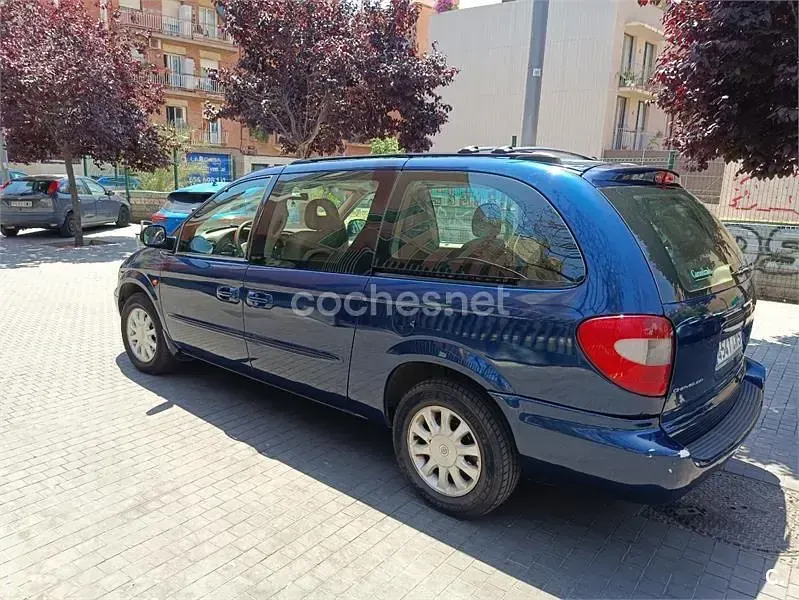 Usado Chrysler Grand Voyager 180 CV (132 kW) 2003 Azul Monovolumen