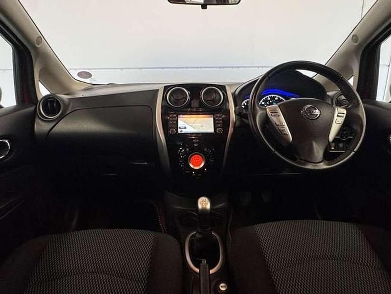 Usado Nissan Note Tekna 99 CV (72 kW) 2016 Rojo Monovolumen
