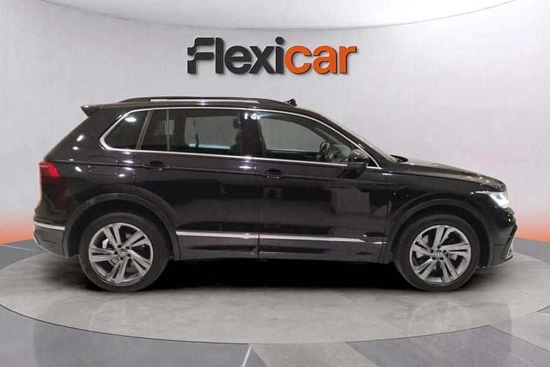 Usado VW Tiguan R-line 245 CV (180 kW) 2022 Negro SUV