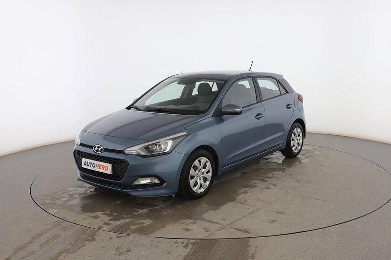 Usado Hyundai i20 100 CV (73 kW) 2016 Azul Berlina