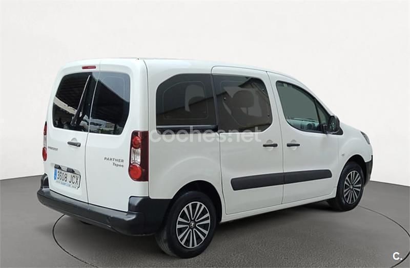 Usado Peugeot Partner Tepee Access 75 CV (55 kW) 2015 Blanco Monovolumen