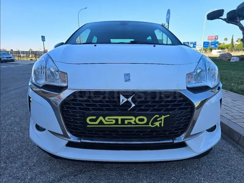 Usado DS Automobiles DS3 Style 99 CV (72 kW) 2018 Blanco Berlina
