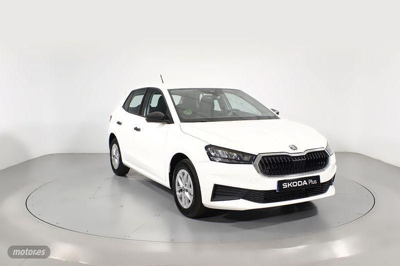 Blanco Nuevo 2025 Skoda Fabia Essence Berlina | 17.400 € (Buen precio) - Imagen 1/4