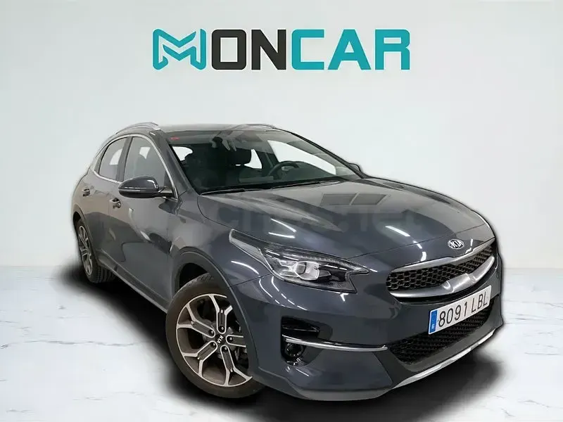 Usado Kia XCeed 140 CV (102 kW) 2019 Gris / plata SUV