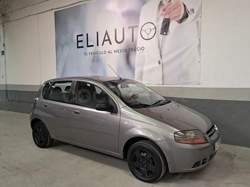 Usado Chevrolet Kalos SE 94 CV (69 kW) 2006 Gris / plata Berlina