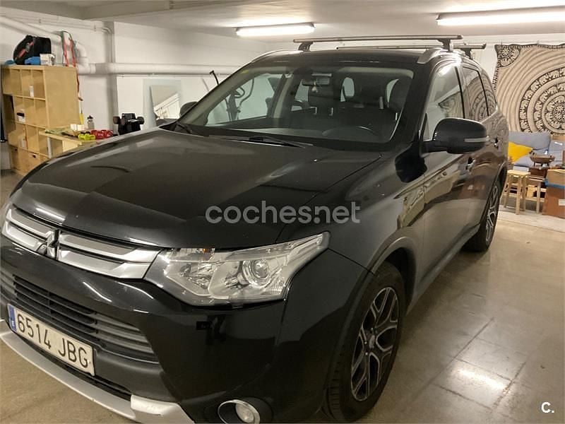 Usado Mitsubishi Outlander Motion 150 CV (110 kW) 2014 Negro SUV