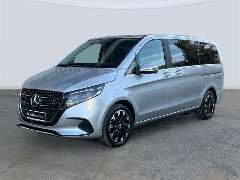 Usado Mercedes V250 Avantgarde 190 CV (139 kW) 2025 Gris / plata Monovolumen