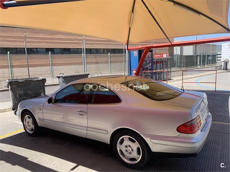 Usado Mercedes CLK230 Elegance 193 CV (141 kW) 1999 Gris / plata Coupe