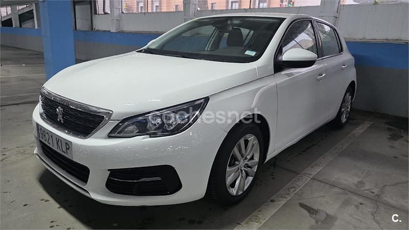 Usado Peugeot 308 Access 100 CV (73 kW) 2018 Blanco Berlina