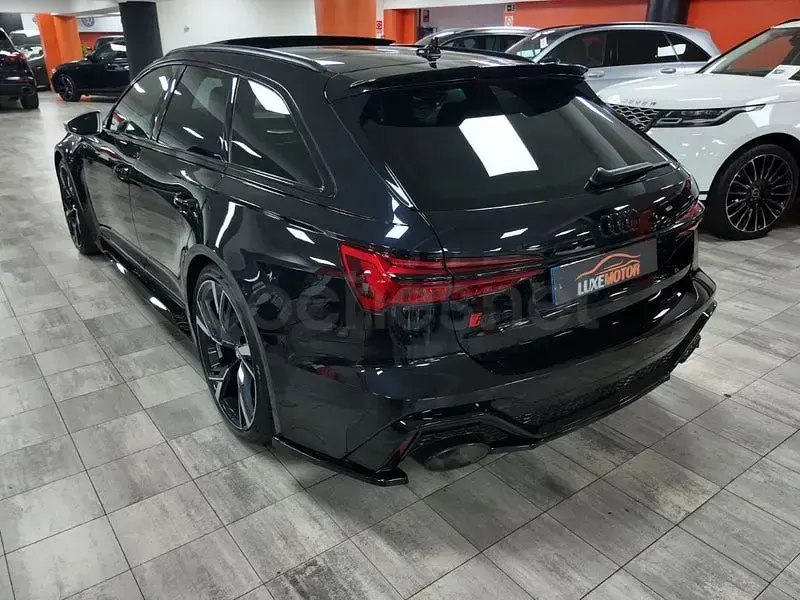 Usado Audi RS6 600 CV (441 kW) 2020 Negro Familiar