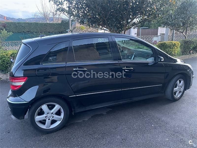 Usado Mercedes B200 140 CV (102 kW) 2005 Negro Monovolumen