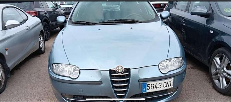 Azul Usado 2003 Alfa Romeo 147 Impression Utilitario | 3900 € (Buen precio) - Imagen 1/4