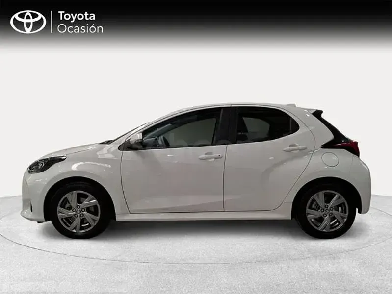 Usado Toyota Yaris Hybrid Active 116 CV (85 kW) 2025 Blanco Berlina