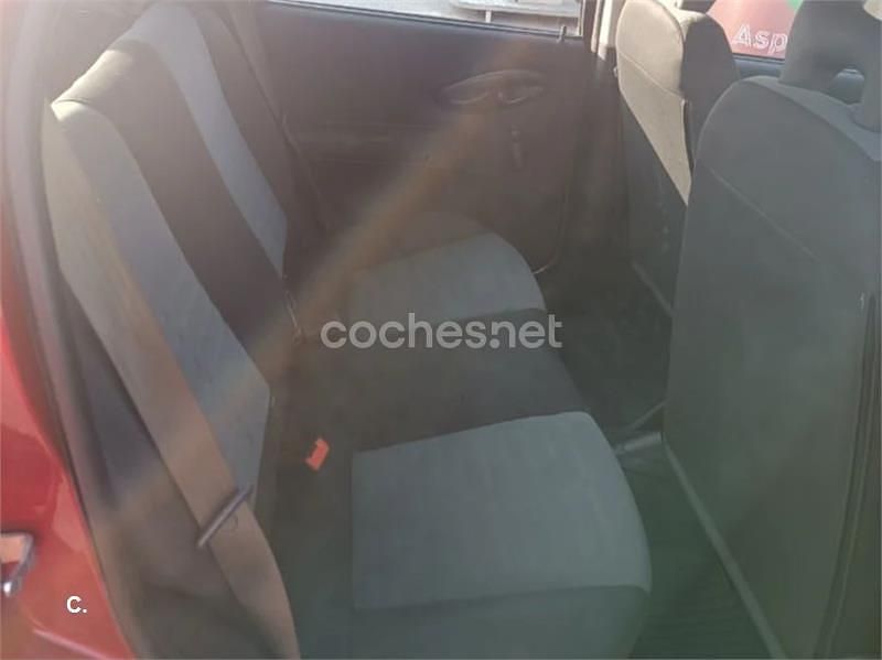 Usado Fiat Punto Classica 65 CV (47 kW) 2010 Rojo Berlina