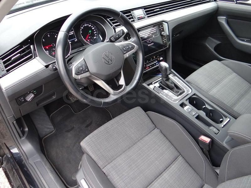 Usado VW Passat Executive 150 CV (110 kW) 2021 Negro Familiar