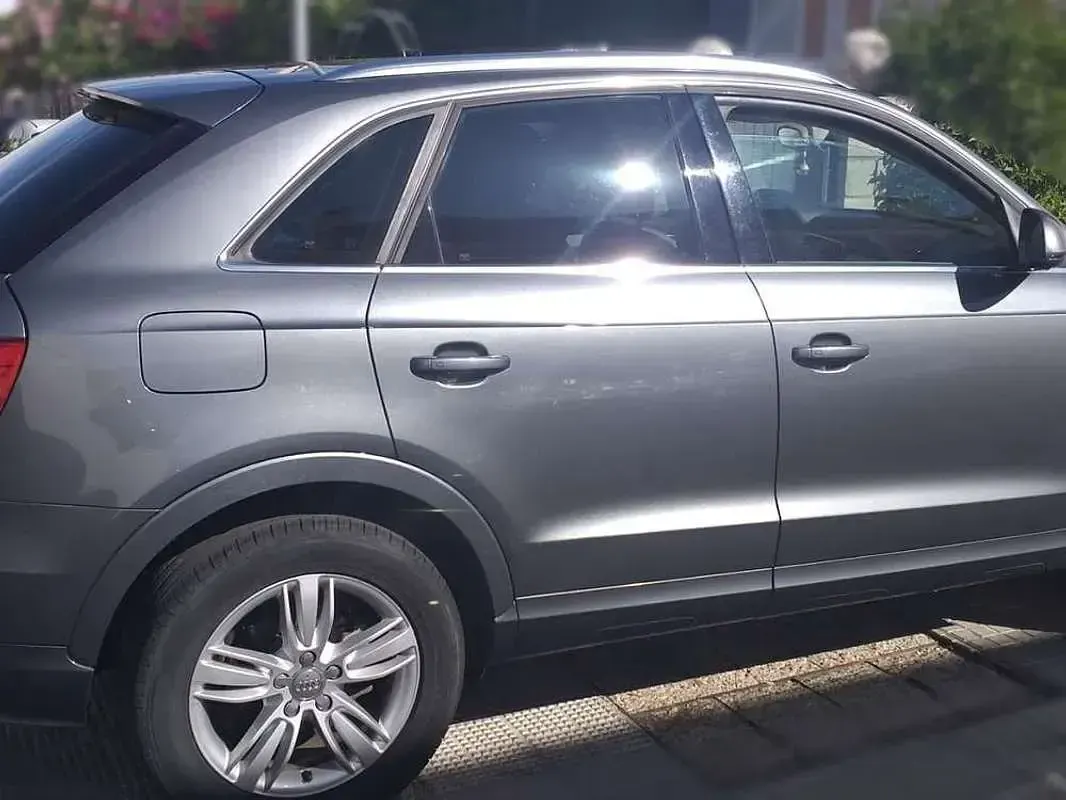 Usado Audi Q3 Ambiente 140 CV (102 kW) 2013 Gris SUV