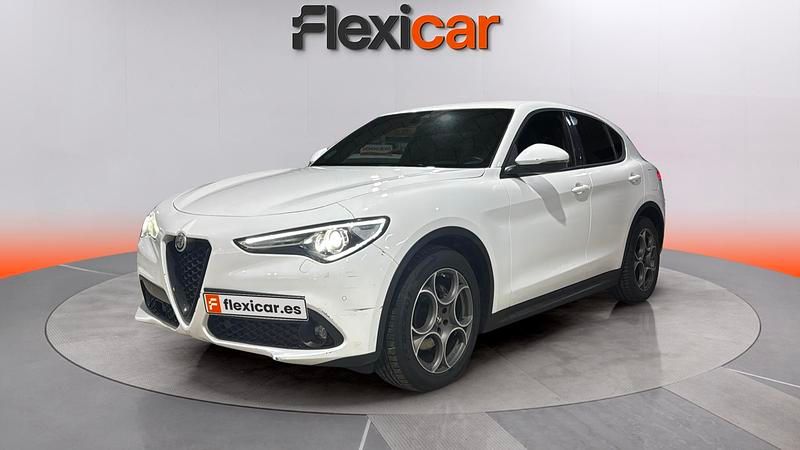 Usado Alfa Romeo Stelvio Sprint 160 CV (117 kW) 2022 Blanco SUV