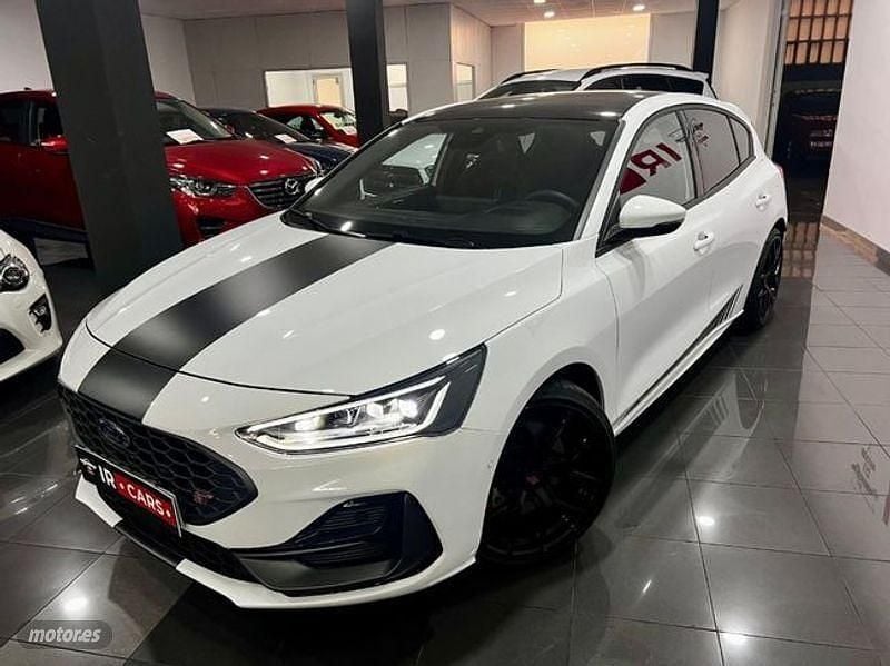 Blanco Usado 2023 Ford Focus ST Berlina | 36.999 € - Imagen 1/4