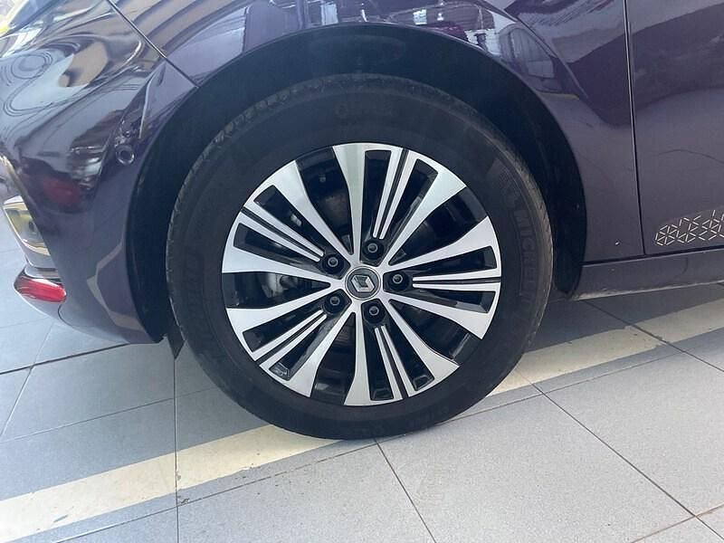 Usado Renault Zoe 99 kW (135 CV) 2023 Rojo Utilitario