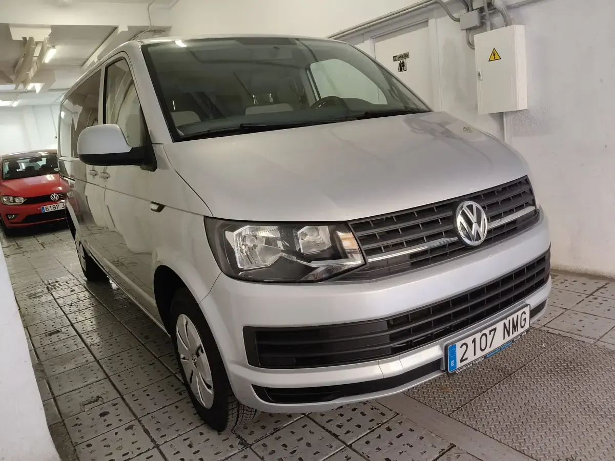 Usado VW Caravelle Comfortline 114 CV (83 kW) 2015 Gris Van
