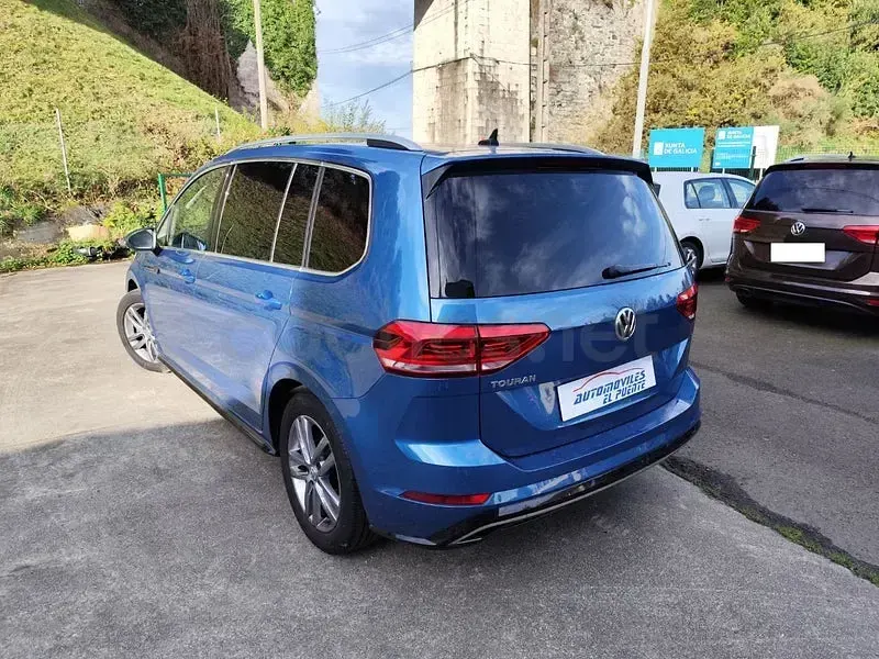 Usado VW Touran Sportline 115 CV (84 kW) 2020 Azul Monovolumen